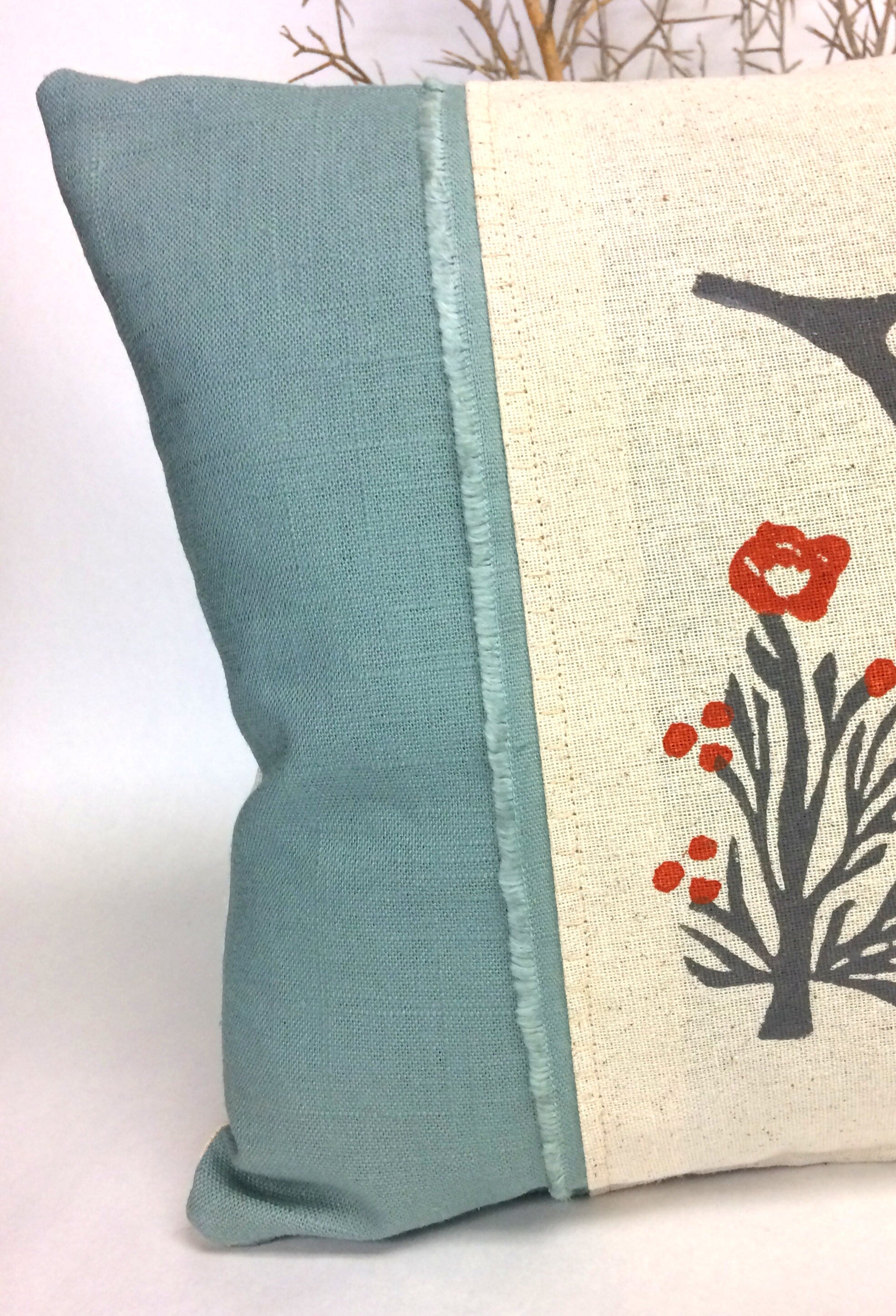 Blue Linen Hummingbird Pillow: Appliqued Floral Accent