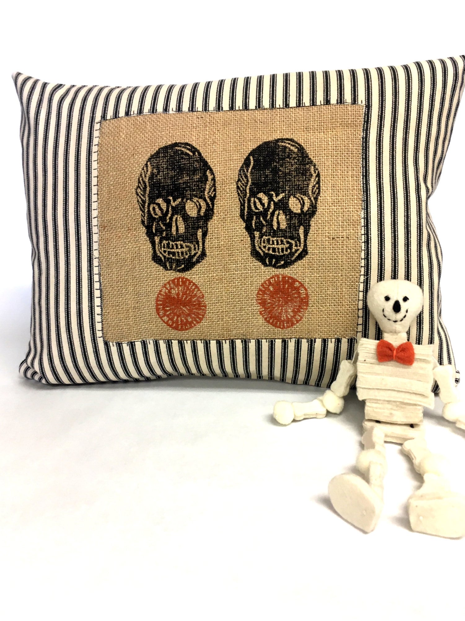 Halloween Skull Kidney Pillow: Burlap Lumbar Pillow, Gothic Decor