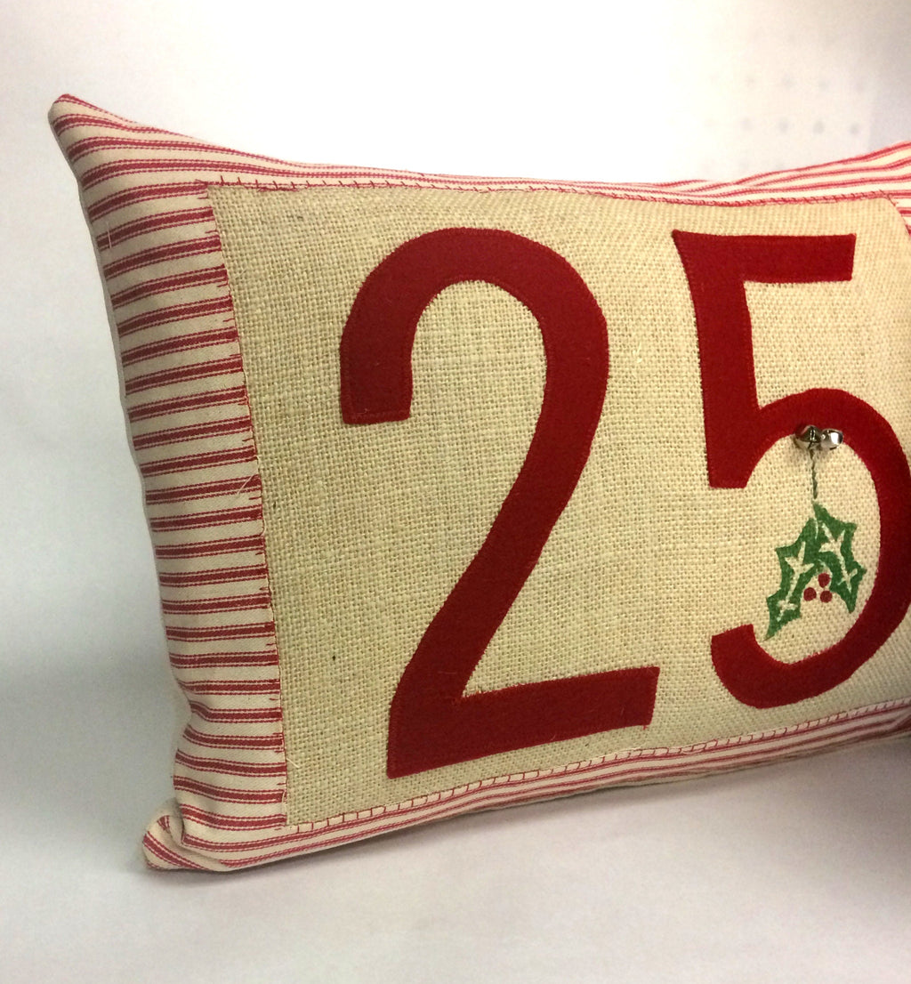 Christmas Throw Pillow // December 25 Holiday Pillow