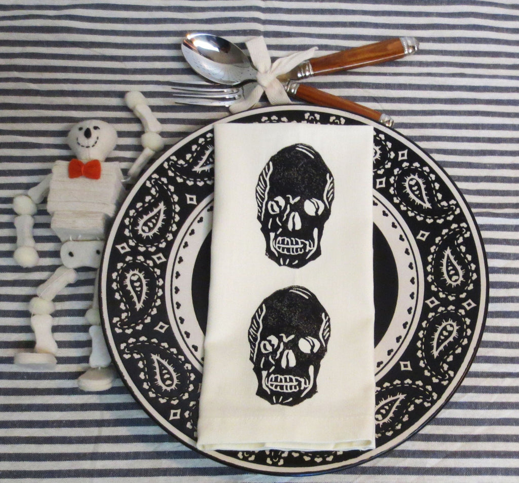 Skull Printed Napkin Set: Halloween Decor, Set of 4